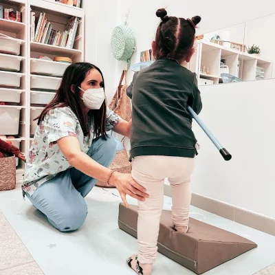 MARIA MARTÍNEZ – Fisioterapeuta Pediátrica – CENTRO CRECER SIN LÍMITES VALENCIA